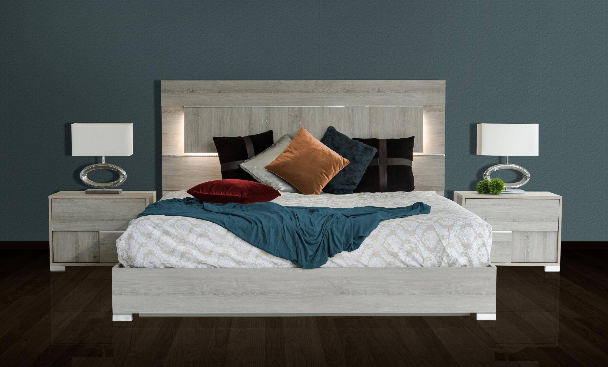 Buy Vig Modrest Ethan Queen Platform Bed In Gray Lacquer Online