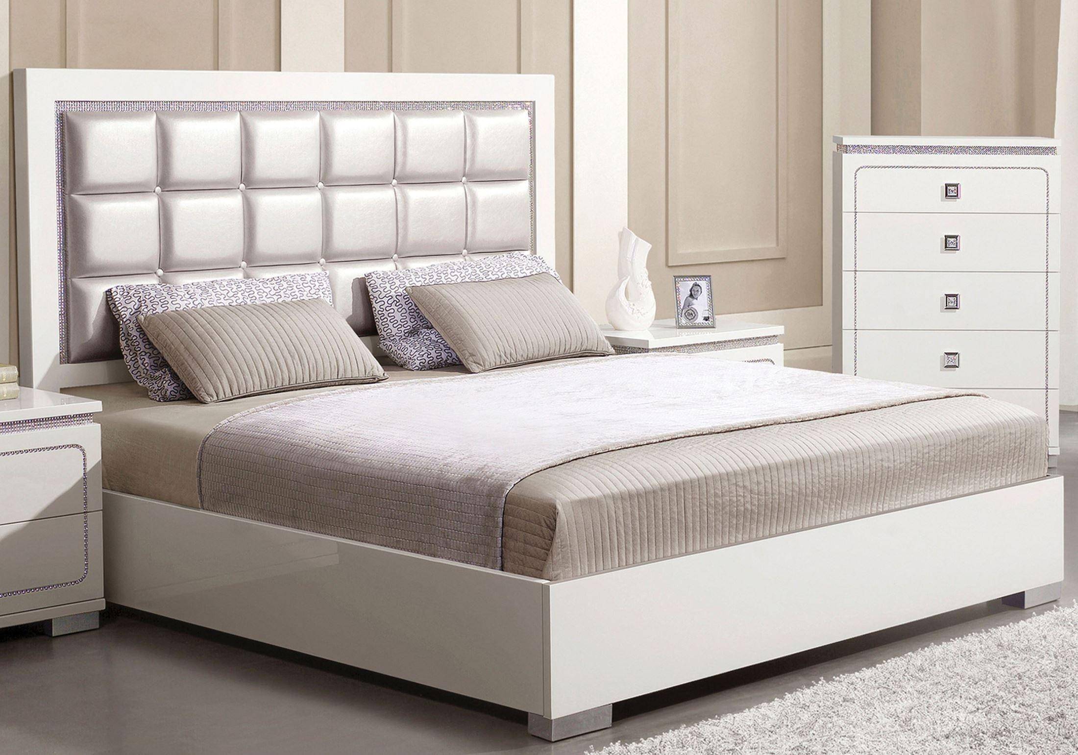 Acme Valentina Queen Platform Bedroom Set 5 Pcs In White Pearl Polyurethane