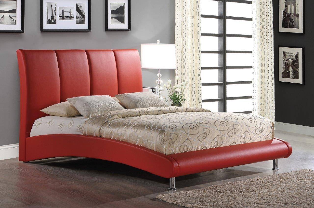 Красная кровать